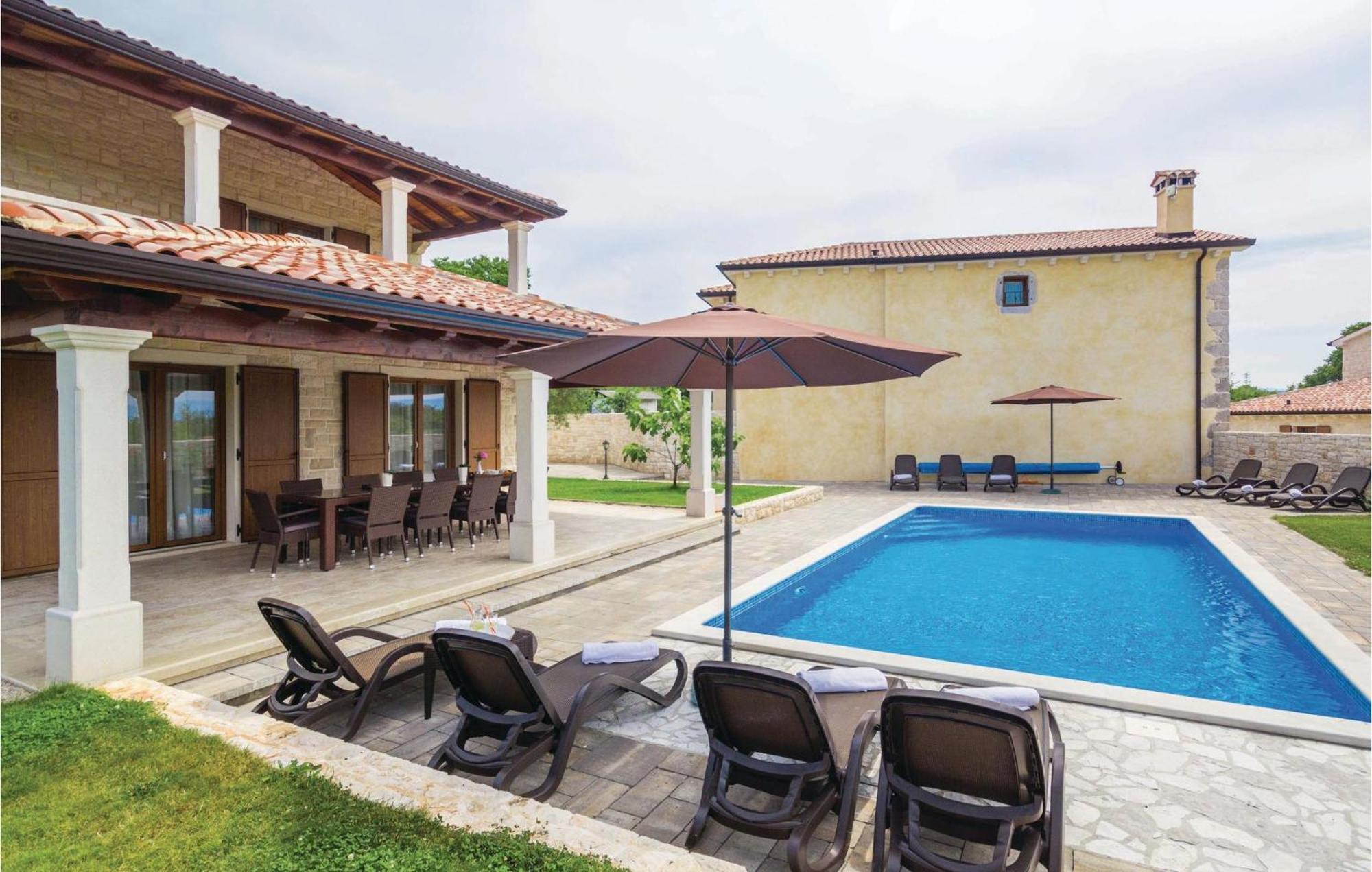 4 Bedroom Beautiful Home In Turcic Vantacici Exterior foto