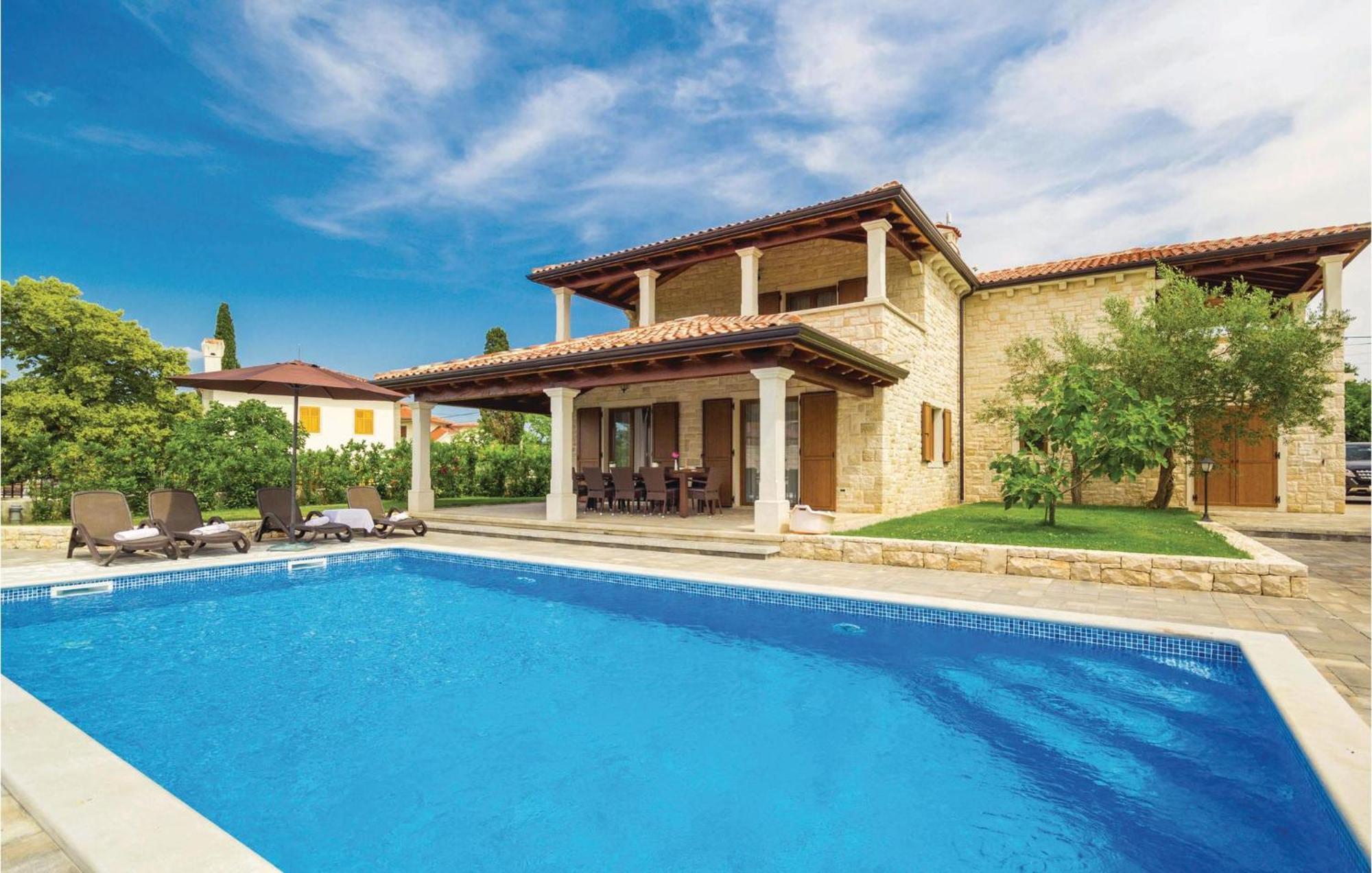 4 Bedroom Beautiful Home In Turcic Vantacici Exterior foto